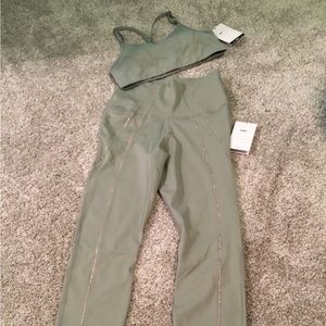Nike yoga sports bra and leggings bundle NWT